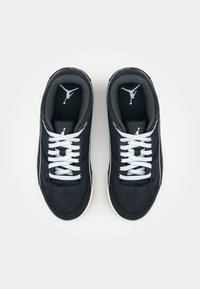 Jordan JORDAN FLIGHT COURT - Sneakers - anthracite/white/sail/varsity red/metallic silver/muslin