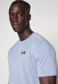 Under Armour TECH VENT GEOTESSA  - T-Shirt sport - starlight/black