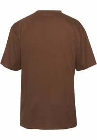 Camisa de algodón marrón de manga corta con cuello redondo. Confeccionada con una tela suave, presenta un diseño simple y un corte recto sin adornos adicionales.