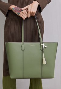 Não selecionado, daphne