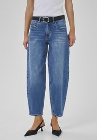 My Essential Wardrobe BALOO BARREL - Traperice opuštenog kroja - medium blue wash