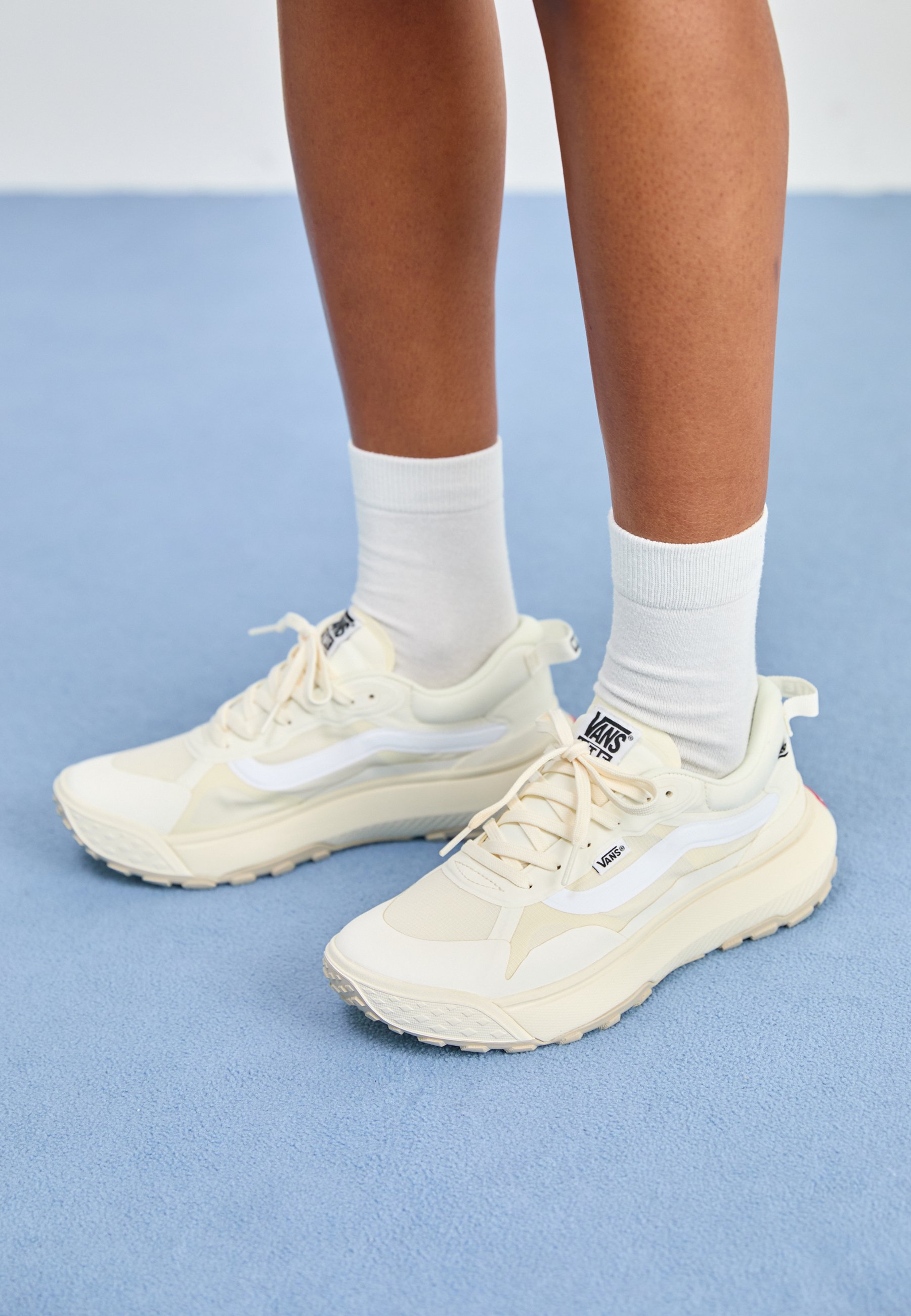 【VANS】 ★ MTE Crosspath ★ Marshmallow Crosspath Shoe in Marshmallow White | Vans