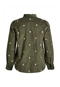 Grünes Hemd aus Stoff mit Kragen, langen Ärmeln und verstreuter, hellbeiger Blumenstickerei. Weiche Textur mit Knopfmanschetten.