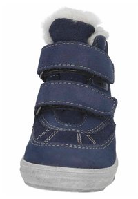 Scarpa alta blu navy in pelle testurizzata, con due cinturini in Velcro regolabili e rivestimento in pelliccia bianca alla caviglia.
