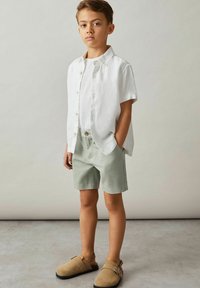 Reiss REISS WICKET CASUAL CHINO SHORTS - Chinos - pistachio