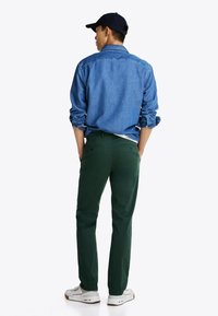 Tommy Hilfiger DENTON  zielony