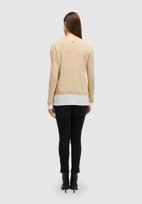 Oltre Sweter