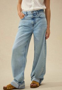 Next BOYFRIEND TURN UP - Džíny Relaxed Fit - bleach