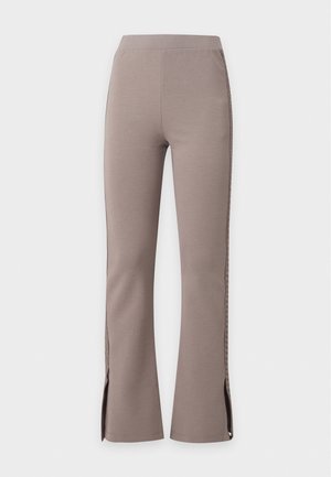 EA7 Emporio Armani, TRAIN LOGO SERIES PANTS TAPE - Долнище на анцуг - cinder