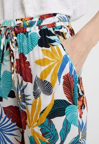 Esprit Tygbyxor - off-white