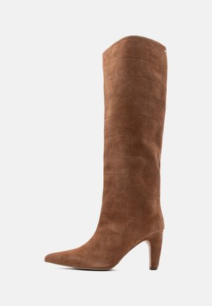 LOW JADEY - Čižmy - caramel