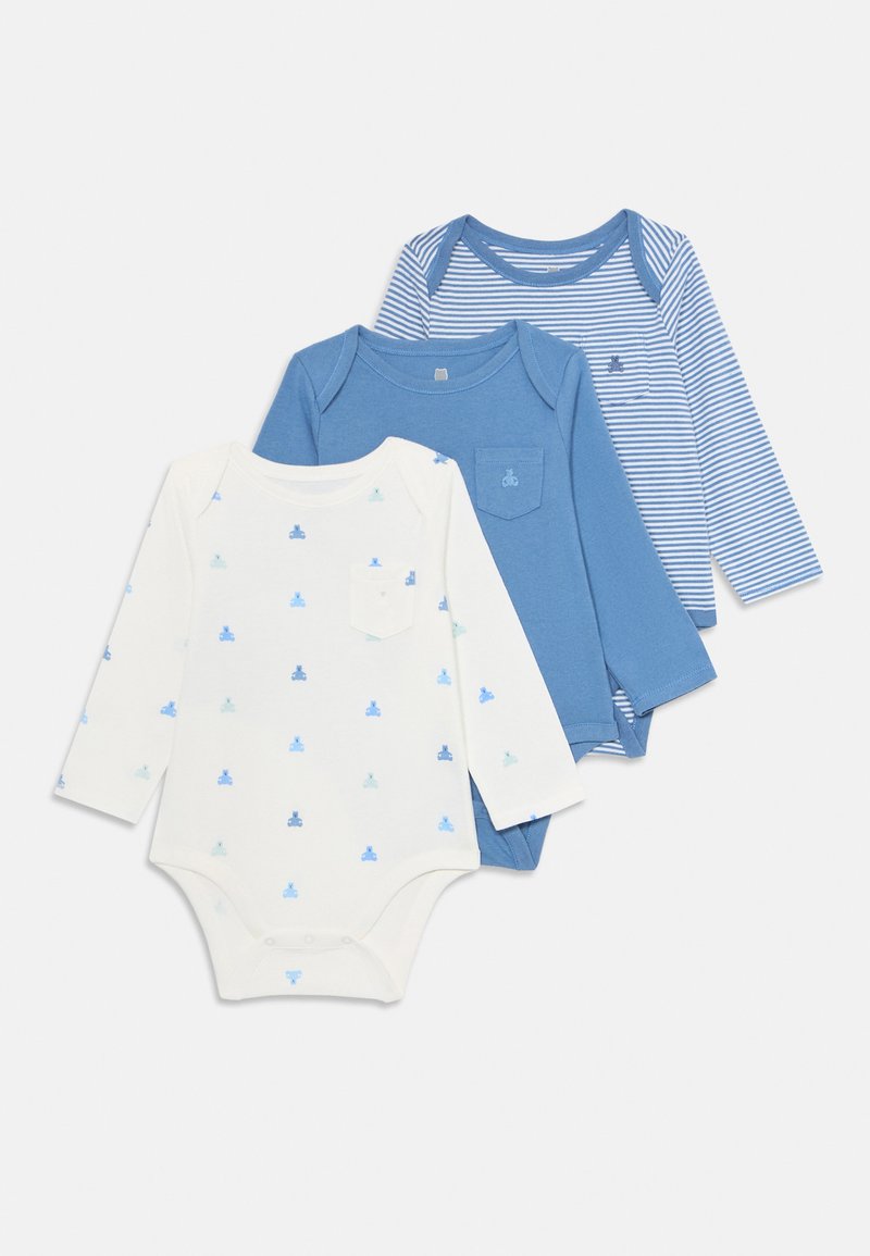 Tre langermede babydresser, en hvit med blå trykk, en ensfarget blå, og en blå og hvit stripet, alle med små lommer foran.