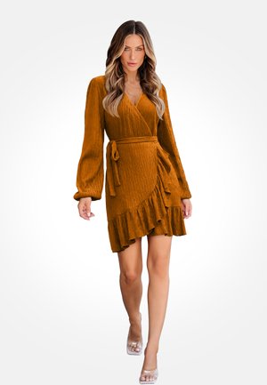 Senfgelbes Wickelkleid mit gerippter Textur, langen Ärmeln und gerafftem Saum. Verfügt über einen Bindegürtel in der Taille und eine Seitentasche.