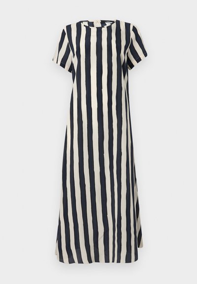 Μάξι φόρεμα με κοντά μανίκια, με κάθετες ευρείες μαύρες και λευκές ρίγες και στρογγυλή λαιμόκοψη.