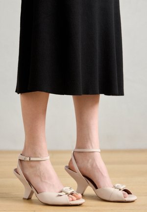 Sandals - dream ivory
