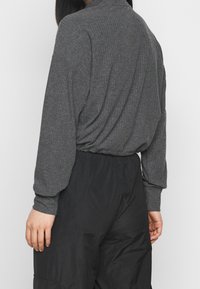 ONLY Petite Sweter
