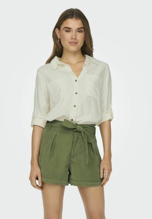 ONLY LOCKER GESCHNITTEN ÄRMEL MIT UMSCHLAG - Blusa - cloud dancer