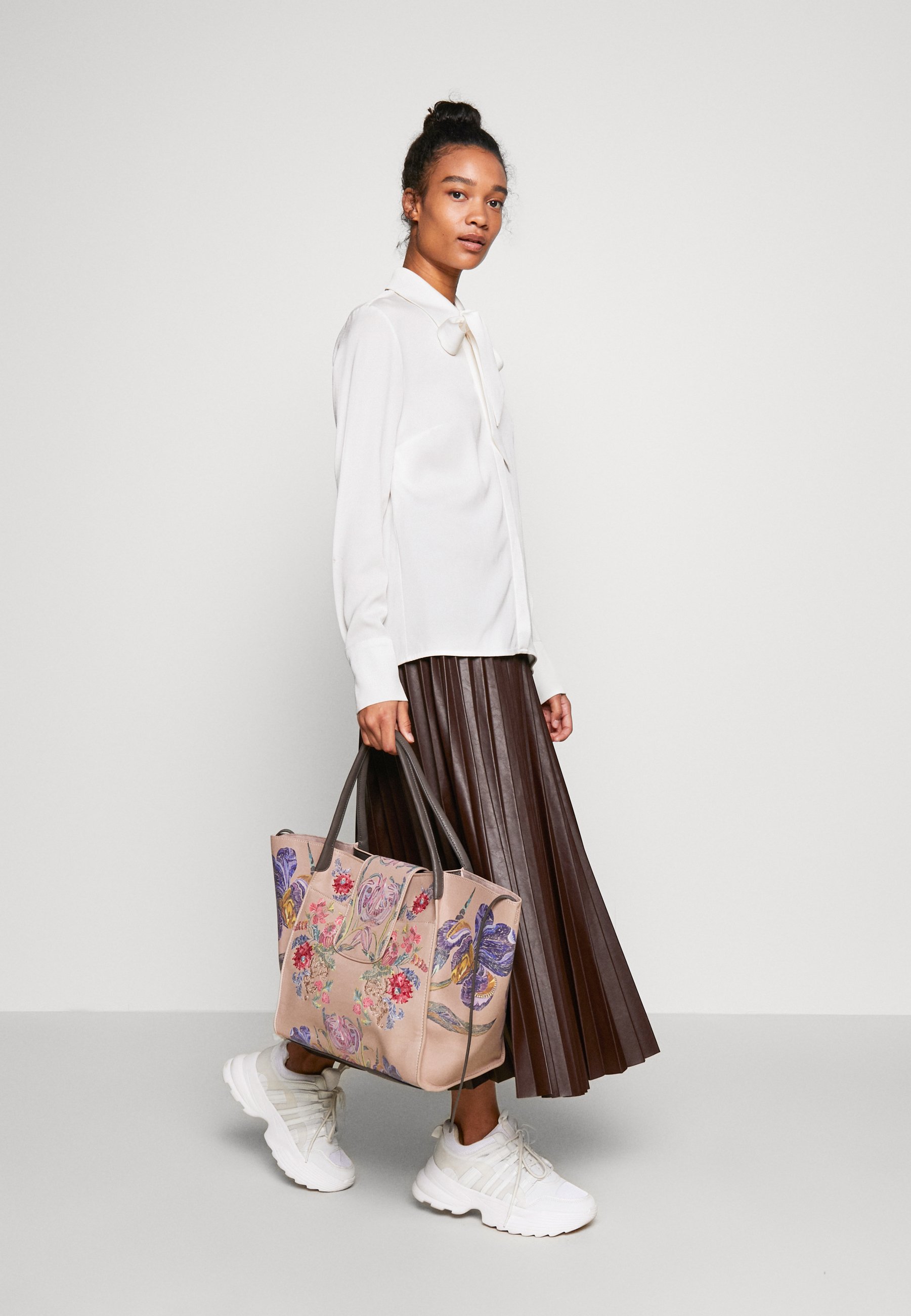 Desigual PRINT ZARIA Håndveske rosa vento Zalando.no Desigual PRINT ZARIA Håndveske rosa vento Zalando.no