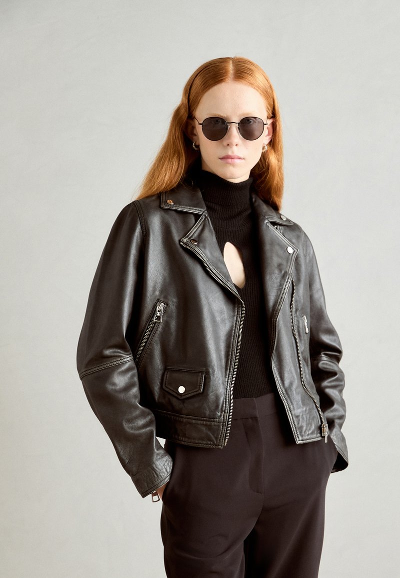 Marc O'Polo VINTAGE BIKER JACKET ZIPPER POCKETS SLITS ON SLEEVE HEM - Leather jacket - black