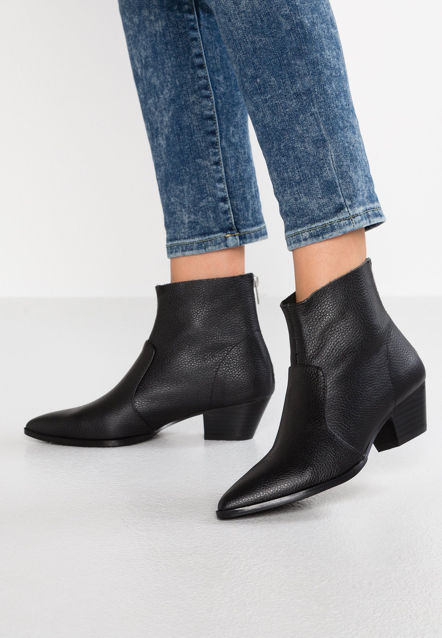 cafe bootie steve madden