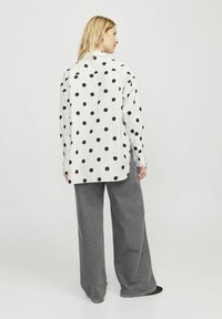 JJXX JXJAMIE LS RELAXED POPLIN - Overhemdblouse - blanc de blanc