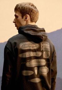 Puma SCUDERIA FERRARI DESERT   - Kapuutsiga pusa - black