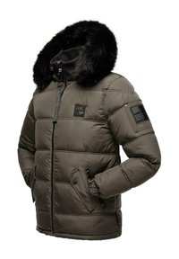 Polstret olivengrøn jakke med en aftagelig sort fake fur hætte, lynlås foran, sidelommer og mærkede detaljer på ærmerne.