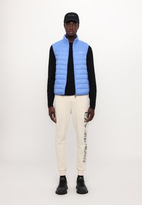 EA7 Emporio Armani TRAIN CORE LIGHT VEST - Waistcoat - granada sky