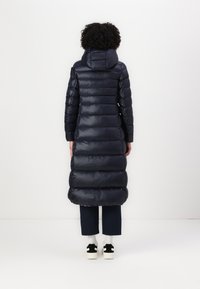 Blauer ANITA Daunenmantel blu/blau Zalando