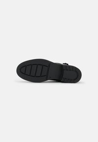 Marc O'Polo Kotníkové boty na platformě - black