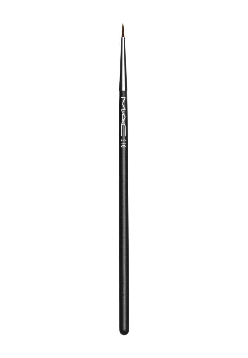 MAC 210 Precise Eyeliner Brush med ett långt, smalt svart handtag, fina spetsade borst och en mjuk, matt yta.