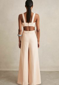 Reiss REGULAR FIT - DION WIDE CUT-OUT - Overal - pale pink