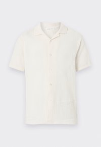 Unselected, cloude dancer