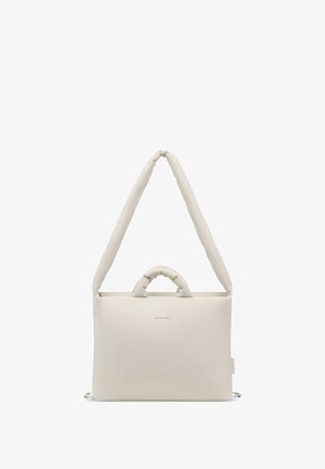 Cremefarbene rechteckige gepolsterte Laptoptasche mit kurzen und langen Griffen, minimales Branding mittig vorne.