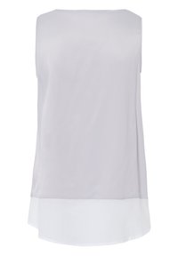 Ärmellose Bluse aus hellgrauem Satin mit einem weißen Saum. Sie hat einen runden Ausschnitt und eine glatte Textur. Nahtdetails an den Schultern.