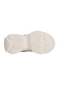 Semelle de chaussure de sport noire avec une semelle extérieure en caoutchouc blanc. Présente des motifs en zigzag texturés pour une meilleure adhérence, des bords lisses et une pointe arrondie.