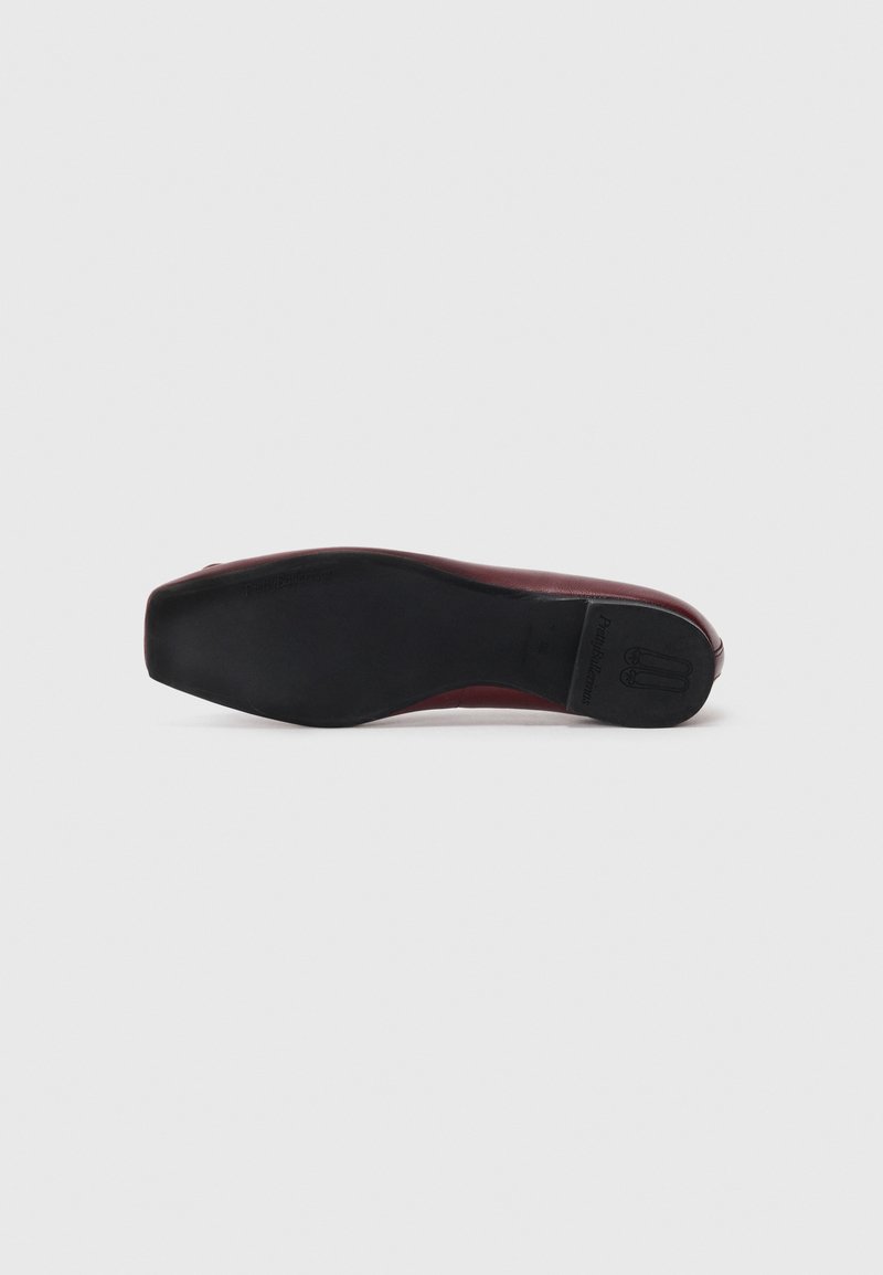 Ballerines Plates Banana Republic Bout Pointu - Taille 7.5 M, Couleur Bordeaux, Neuf Avec étiquette