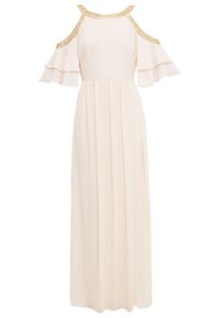 Vestido maxi en beige claro con cortes en los hombros, mangas con volantes y un escote con detalles en dorado; falda plisada y fluida.