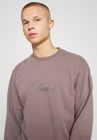 Market SCRIPT CREWNECK UNISEX - Camisola - washed grey
