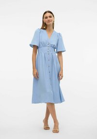 Vero Moda Marškininė suknelė - chambray blue