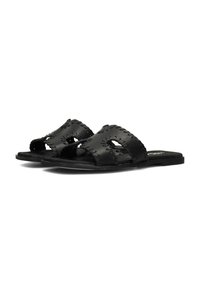 Infradito in pelle nera con design open toe, caratterizzati da ritagli intrecciati e cuciture a contrasto. Suola piatta con hardware minimale.