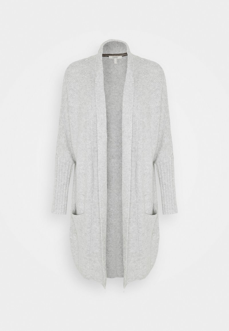 Jasnoszary dzianinowy kardigan z otwartym przodem, rękawami do łokcia i dwoma przednimi kieszeniami. Całość zdobi teksturowany wzór.