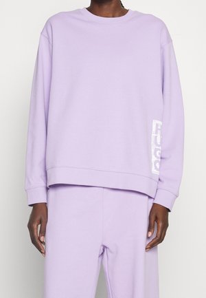 Sweater - purple