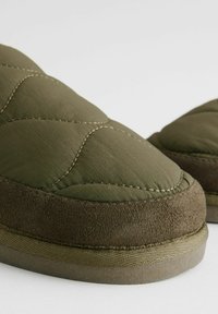 Next REGULAR FIT - QUILTED  - Hjemmesko - khaki green
