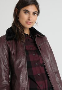 Maze MORELIA - Lederjacke - plum