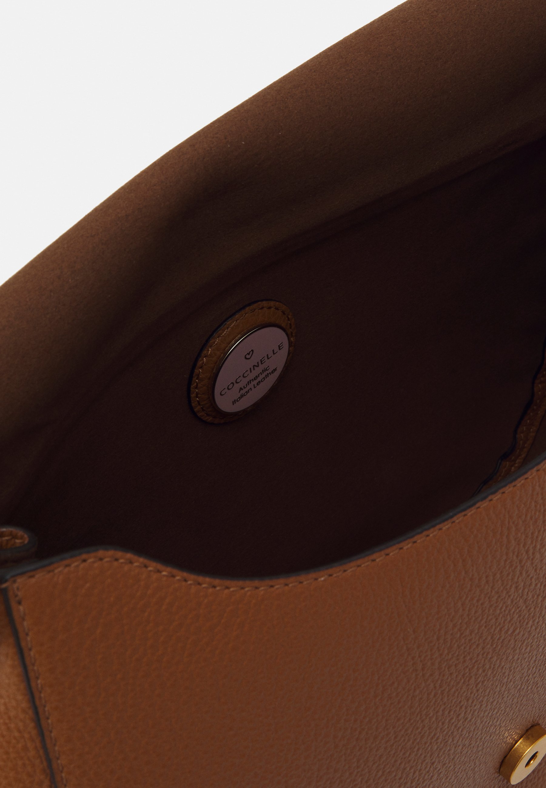 Coccinelle ZANIAH FLAPOVER SHOULDER Håndveske caramel Coccinelle ZANIAH FLAPOVER SHOULDER Håndveske caramel