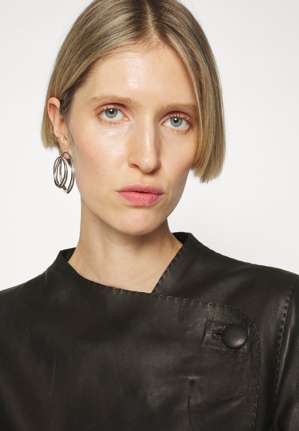 ESSENTIALS SIRRENA - Classic coat3