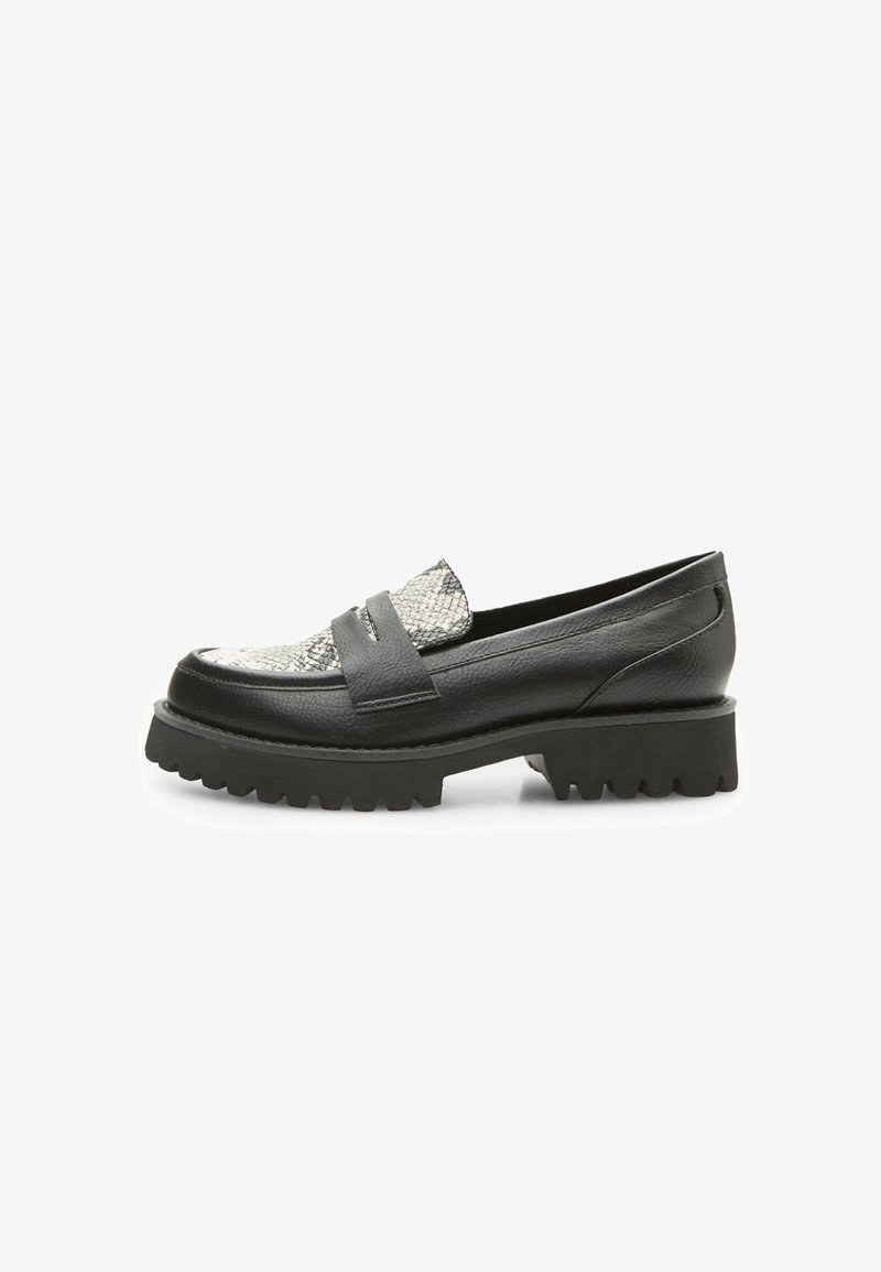 Zwarte leren loafers met een accent van slangenprint. Stevige rubberen zool met gekartelde randen. Gladde textuur en een rond teen ontwerp.