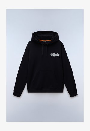 Juodas megztinis su gobtuvu, priekyje kengūros tipo kišenė ir baltas „Napapijri Since 1987“ logotipas kairėje krūtinės pusėje.