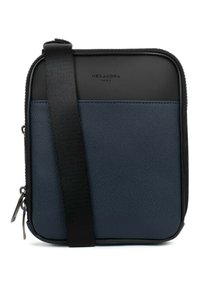 Borsa a tracolla blu navy realizzata in materiale sintetico testurizzato. Presenta una chiusura con zip, una tracolla regolabile e un pannello superiore nero a contrasto.